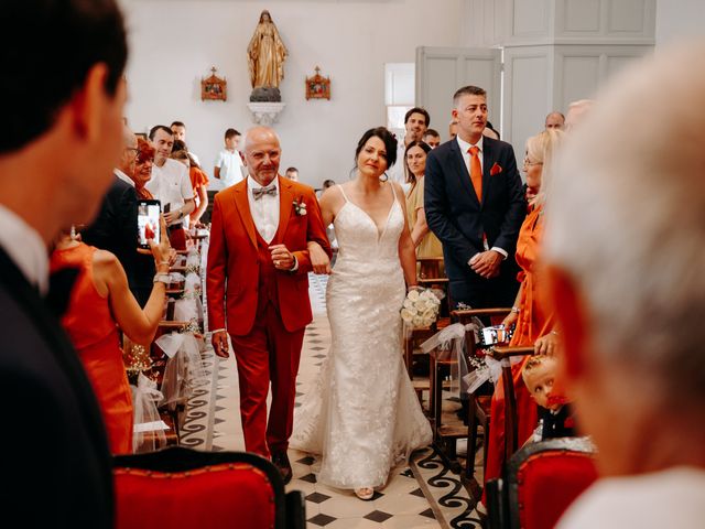 Le mariage de Thibault et Mélanie à Villelaure, Vaucluse 6