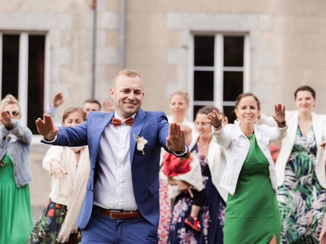 Le mariage de Antoine et Sarah à Coutances, Manche 19