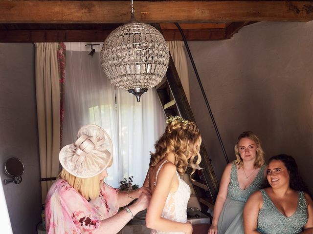Le mariage de Katie et Nicolas à Vignieu, Isère 23