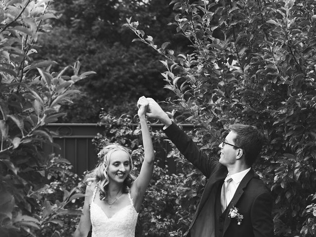Le mariage de Katie et Nicolas à Vignieu, Isère 99