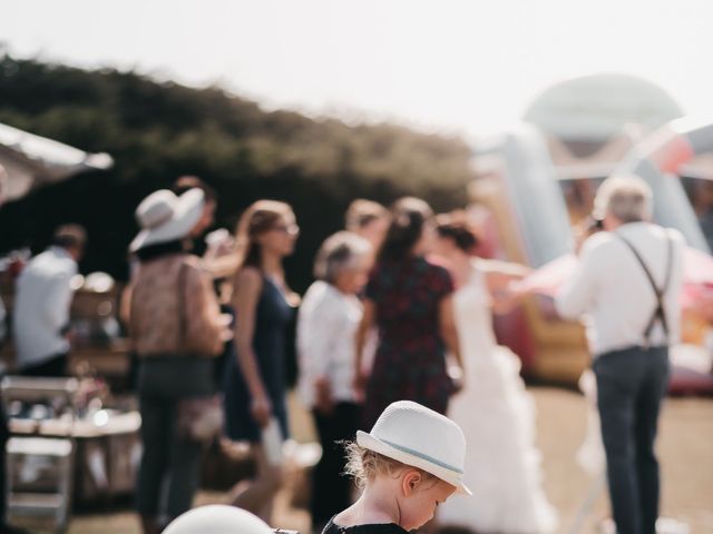 Le mariage de Fred et Amélie à Créances, Manche 81