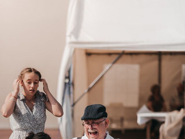 Le mariage de Fred et Amélie à Créances, Manche 89