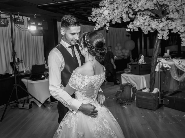 Le mariage de Cédric et Laurelenne à Le Grau-du-Roi, Gard 32