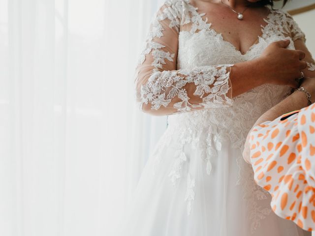 Le mariage de Yves-Benoît et Aurélie à Le Perréon, Rhône 6