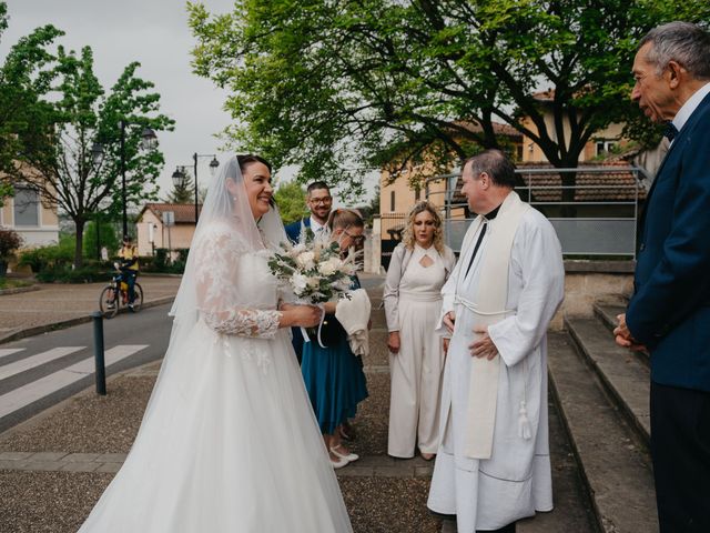 Le mariage de Yves-Benoît et Aurélie à Le Perréon, Rhône 9