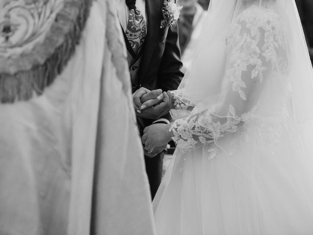 Le mariage de Yves-Benoît et Aurélie à Le Perréon, Rhône 12