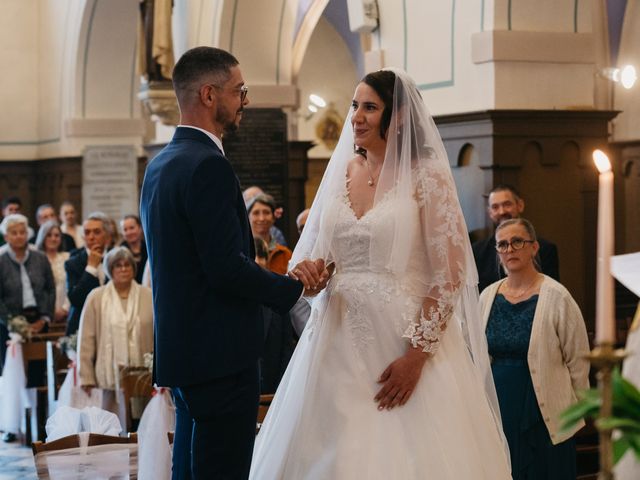 Le mariage de Yves-Benoît et Aurélie à Le Perréon, Rhône 13