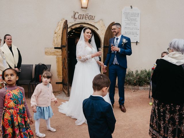 Le mariage de Yves-Benoît et Aurélie à Le Perréon, Rhône 27