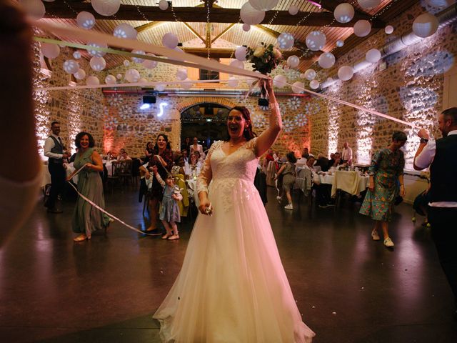 Le mariage de Yves-Benoît et Aurélie à Le Perréon, Rhône 35