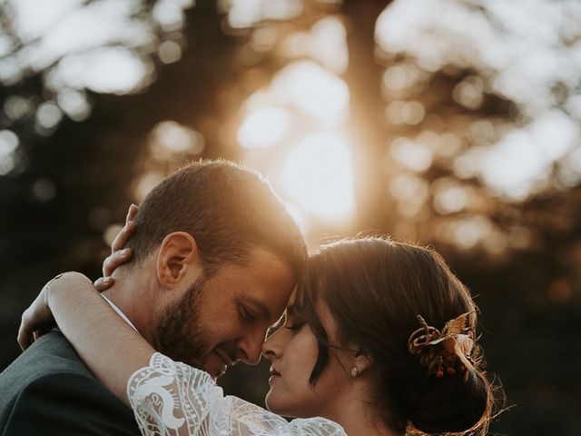 Le mariage de Aurélien et Emma à Saint-Marcel-Bel-Accueil, Isère 2