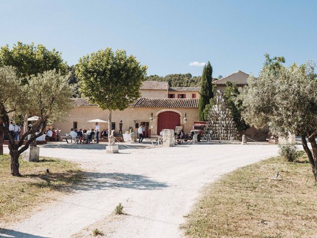 Le mariage de Benjamin et Charlotte à Robion, Vaucluse 59