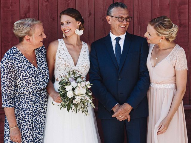 Le mariage de Benjamin et Charlotte à Robion, Vaucluse 60