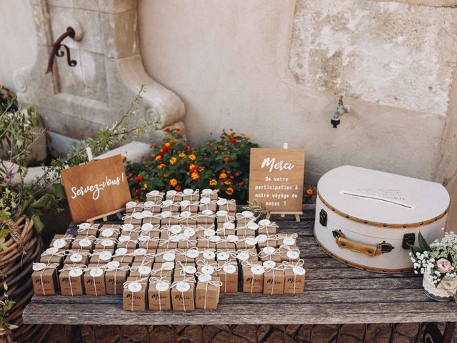 Le mariage de Benjamin et Charlotte à Robion, Vaucluse 68