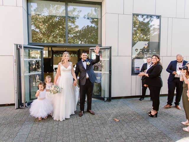 Le mariage de Lyad et Aurélie à Bourg-lès-Valence, Drôme 35