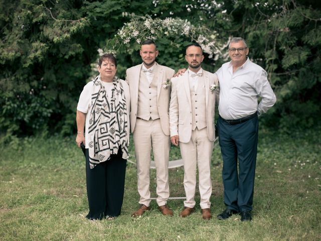 Le mariage de Valentin et Damien à Aix-en-Othe, Aube 87