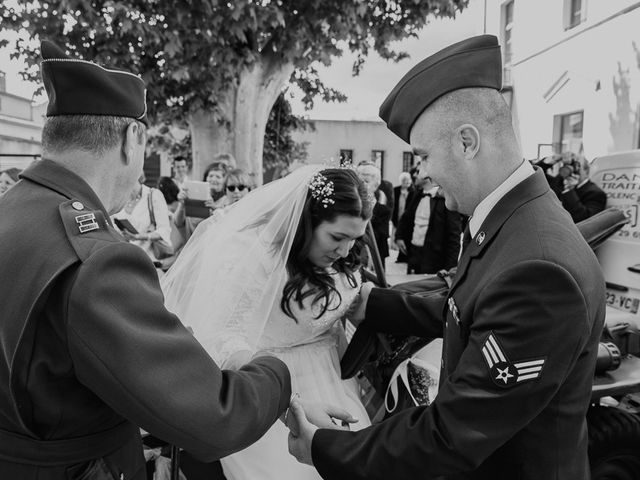 Le mariage de Joshua et Géraldine à Piolenc, Vaucluse 7