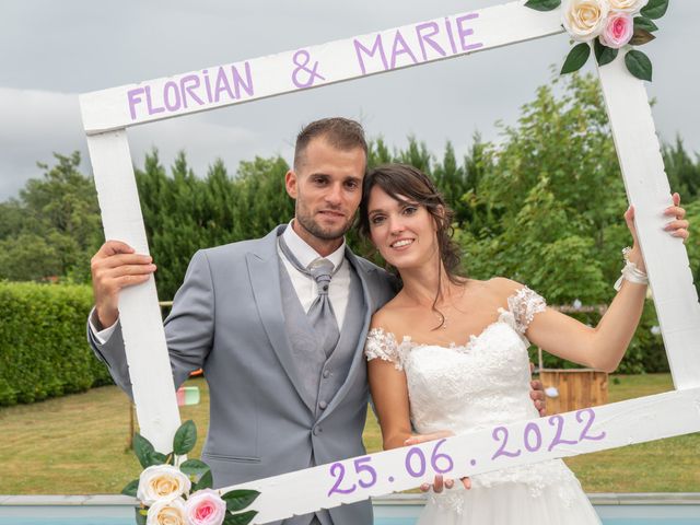 Le mariage de Florian et Marie à Bellerive-sur-Allier, Allier 33