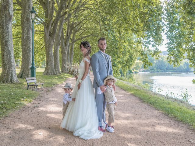 Le mariage de Florian et Marie à Bellerive-sur-Allier, Allier 1