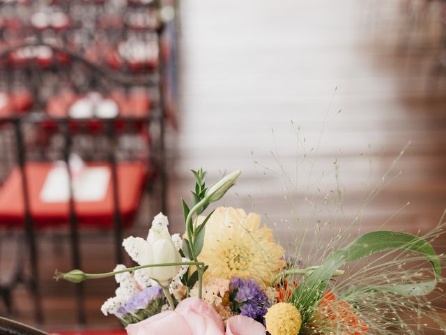 Le mariage de Julien et Sophie à Saint-Vincent-de-Pertignas, Gironde 19