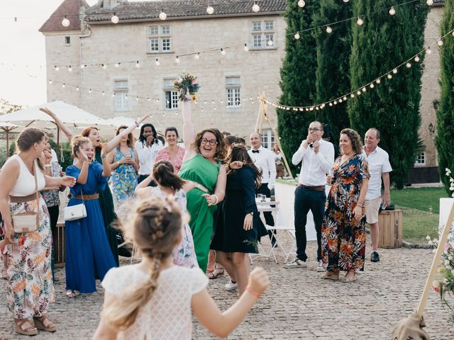 Le mariage de Julien et Sophie à Saint-Vincent-de-Pertignas, Gironde 72