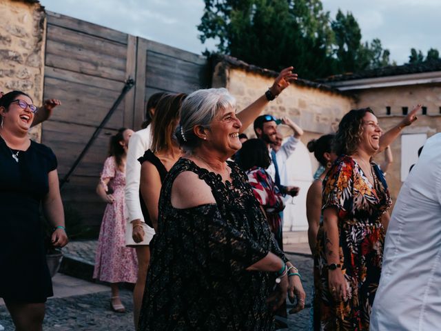 Le mariage de Julien et Sophie à Saint-Vincent-de-Pertignas, Gironde 79