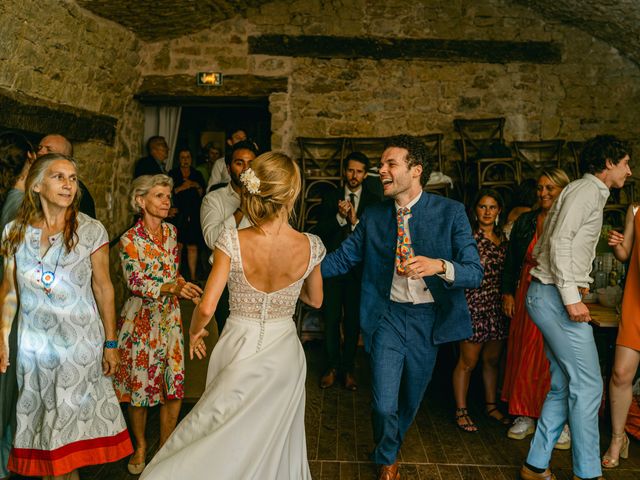 Le mariage de Thomas et Valentine à Conques, Aveyron 31