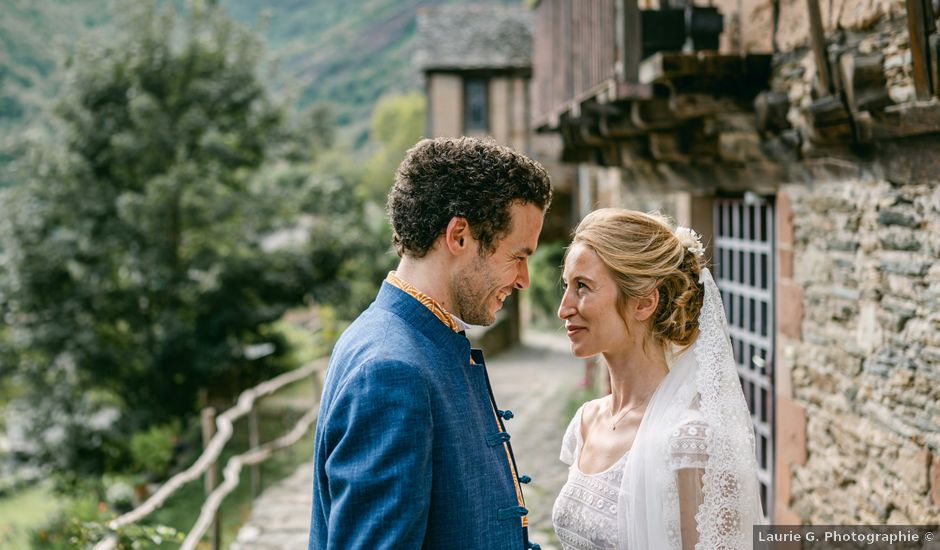 Le mariage de Thomas et Valentine à Conques, Aveyron