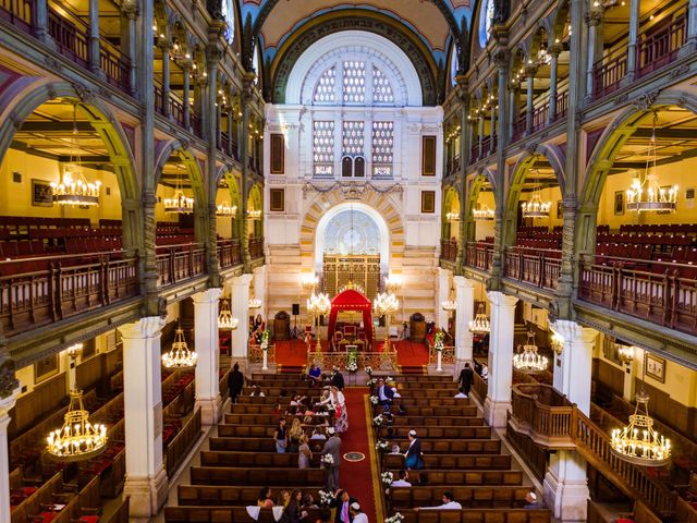 Le mariage de Yoni et Alexandra à Paris, Paris 16