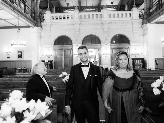 Le mariage de Yoni et Alexandra à Paris, Paris 17