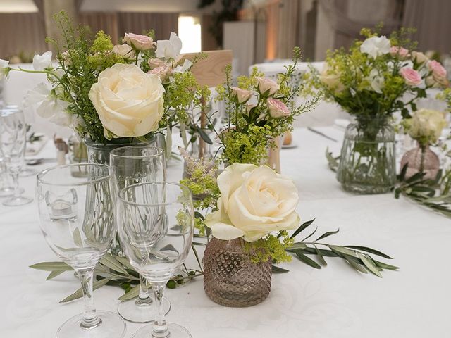 Le mariage de Konstantin et Anne-Laure à Saint-Palais-sur-Mer, Charente Maritime 33