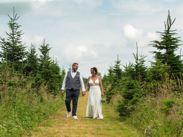 Le mariage de Philippe et Soraya à Montjoie-en-Couserans, Ariège 8