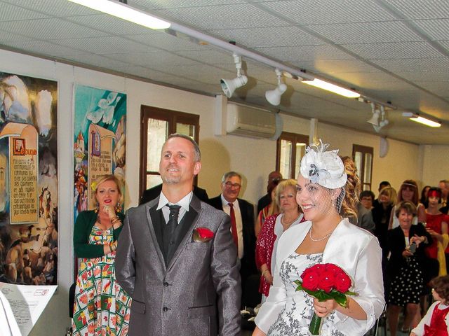 Le mariage de Romuald et Scarlett à Le Bugue, Dordogne 18