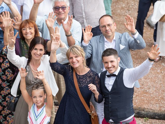 Le mariage de Fanny et Nicolas  à Marey-lès-Fussey, Côte d&apos;Or 22