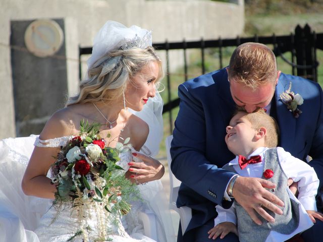 Le mariage de Qendressa et Anthony à Saint-Pierre-d'Oléron, Charente Maritime 35