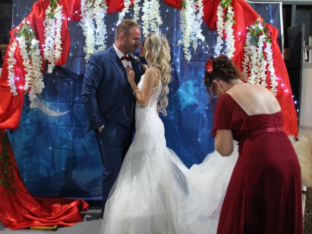 Le mariage de Qendressa et Anthony à Saint-Pierre-d'Oléron, Charente Maritime 54