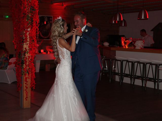 Le mariage de Qendressa et Anthony à Saint-Pierre-d'Oléron, Charente Maritime 57