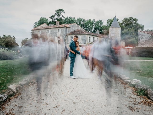 Le mariage de Logan et Marine à Port-d&apos;Envaux, Charente Maritime 55