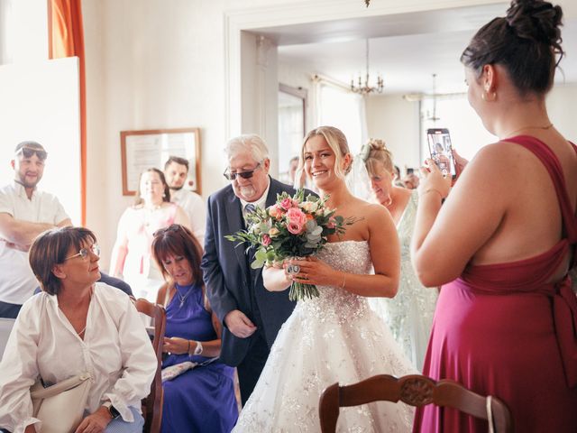 Le mariage de Geoffrey et Axelle à Lusignan, Vienne 15