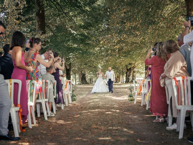 Le mariage de Geoffrey et Axelle à Lusignan, Vienne 25