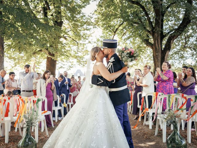Le mariage de Geoffrey et Axelle à Lusignan, Vienne 32