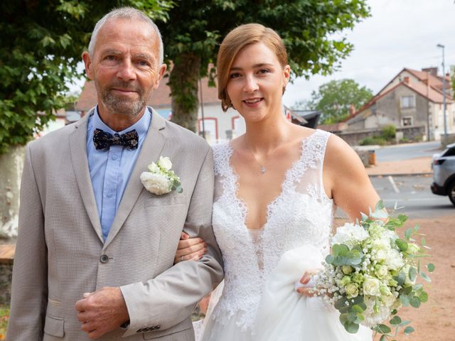 Le mariage de Aymeric et Florence à Verneix, Allier 8