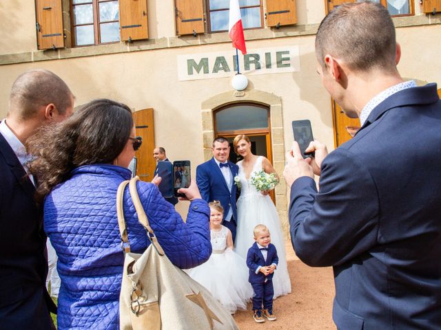 Le mariage de Aymeric et Florence à Verneix, Allier 13