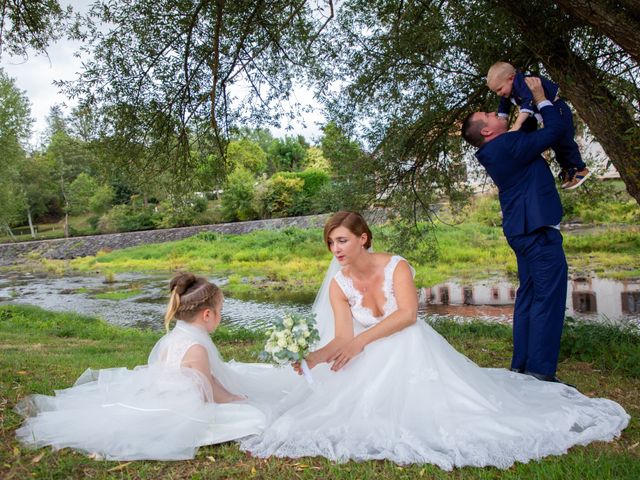 Le mariage de Aymeric et Florence à Verneix, Allier 20