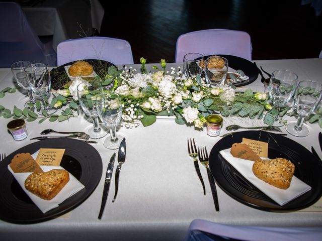 Le mariage de Aymeric et Florence à Verneix, Allier 36