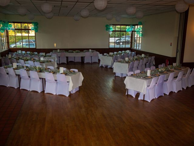Le mariage de Aymeric et Florence à Verneix, Allier 38