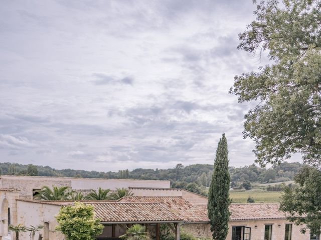 Le mariage de Simon et Lucy à Moulon, Gironde 44