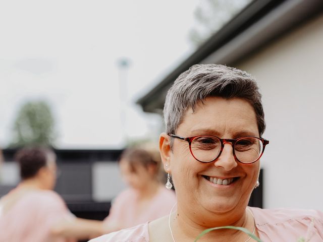 Le mariage de Florence et Virginie à Wicres, Nord 12