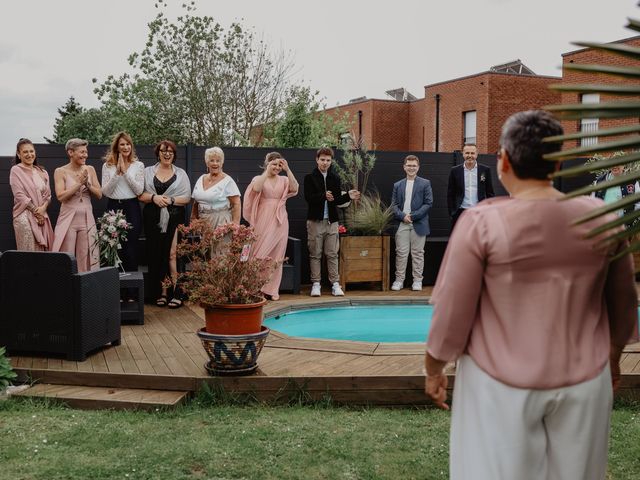 Le mariage de Florence et Virginie à Wicres, Nord 32