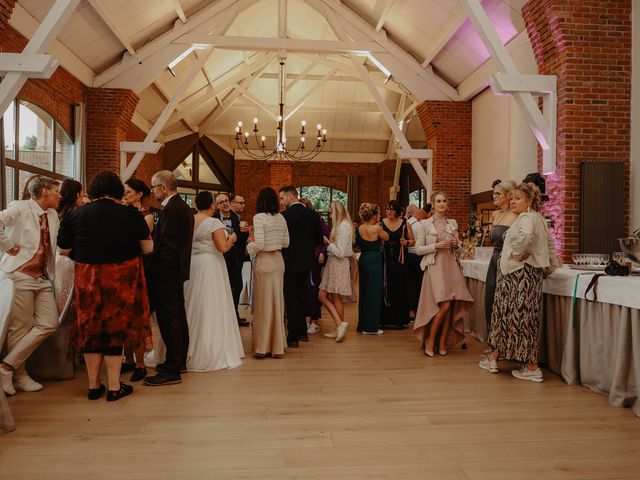 Le mariage de Florence et Virginie à Wicres, Nord 49