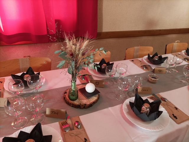 Le mariage de John et Charlène  à Saulx-le Duc, Côte d'Or 8